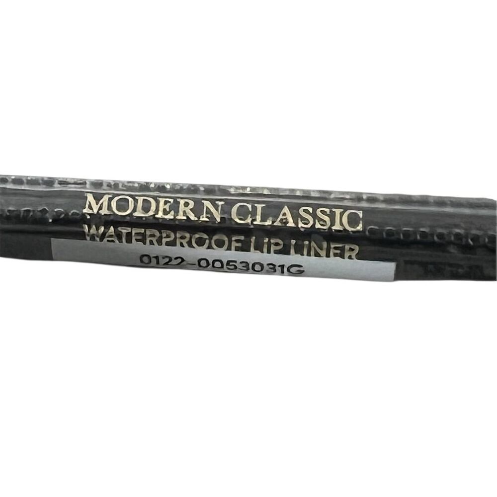 Laura Geller Modern Classic Waterproof Lip Liner Matte Pencil